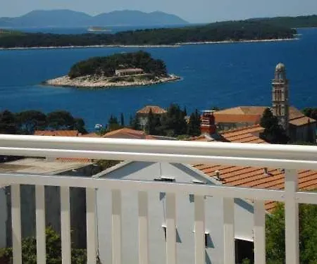 In With Sea View, Terrace, Air Conditioning, Wi-fi Penzion